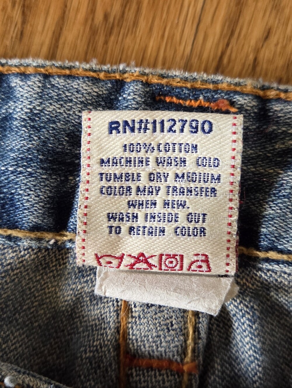 Women's Vintage True Religion Bobby Light Wash Distressed Jeans Size 32 - Picture 5 of 9